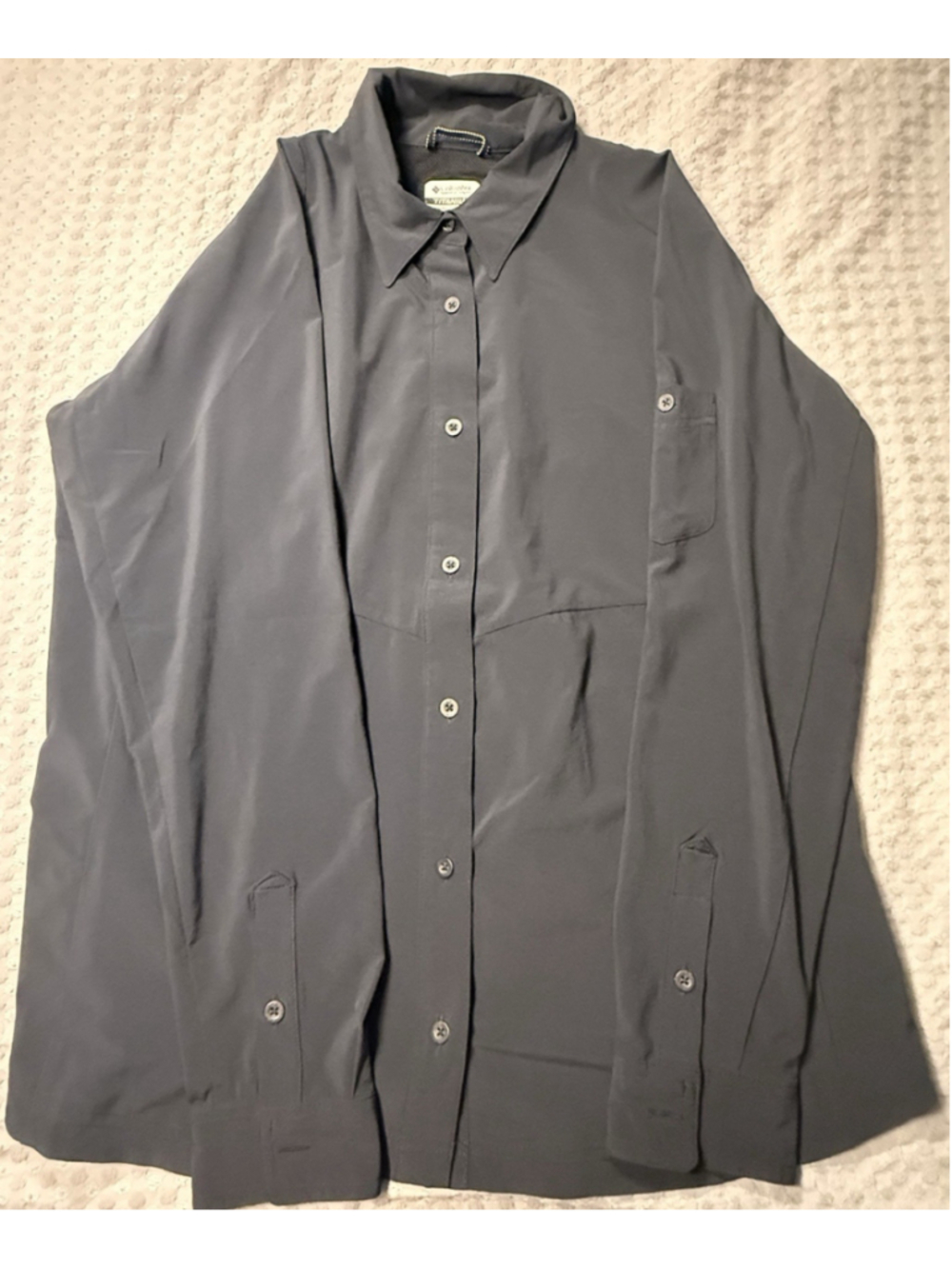 Columbia Titanium Black Women’s Vented Long Roll Tab Sleeve Shirt Size XL